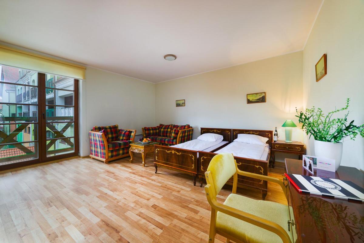 Apartamenty Portowe Mikołajki Exteriör bild