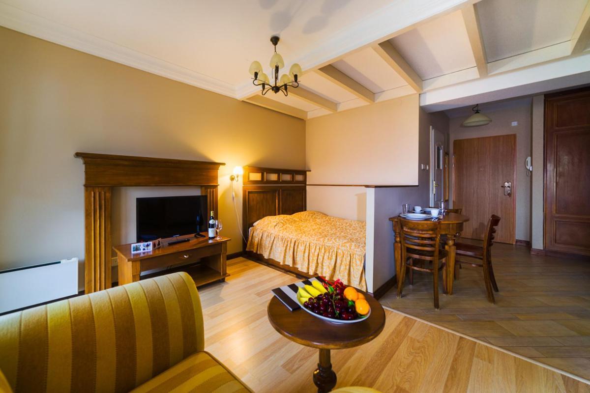 Apartamenty Portowe Mikołajki Exteriör bild