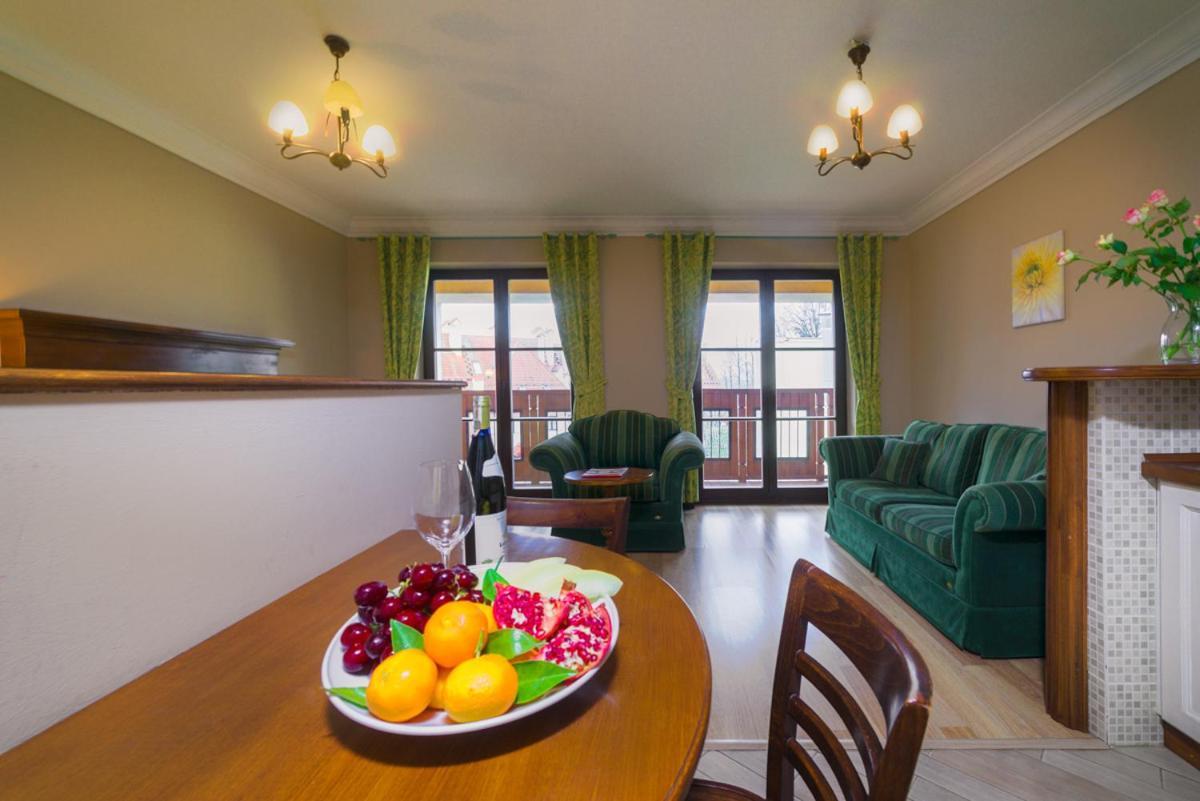 Apartamenty Portowe Mikołajki Exteriör bild