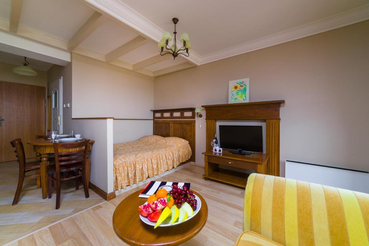 Apartamenty Portowe Mikołajki Exteriör bild